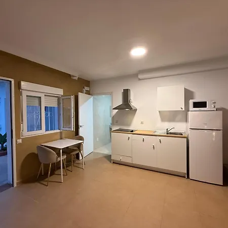 Playa Del Palo 게스트하우스 3*
