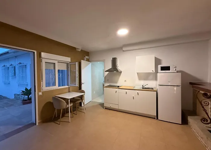 Playa Del Palo 게스트하우스 3*